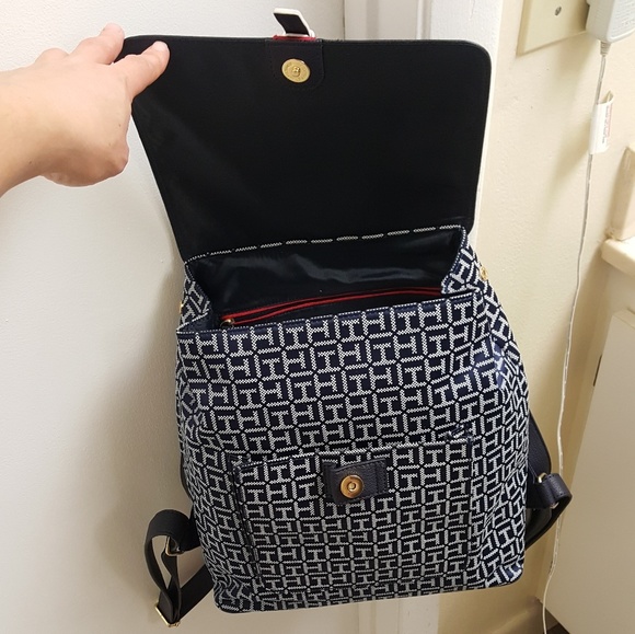 😍😍Authentic Tommy Hilfiger unisex backpack - Picture 3 of 8